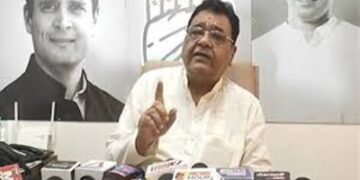 कांग्रेस के बड़े नेता मुकेश नायक ने दिया इस्तीफा!